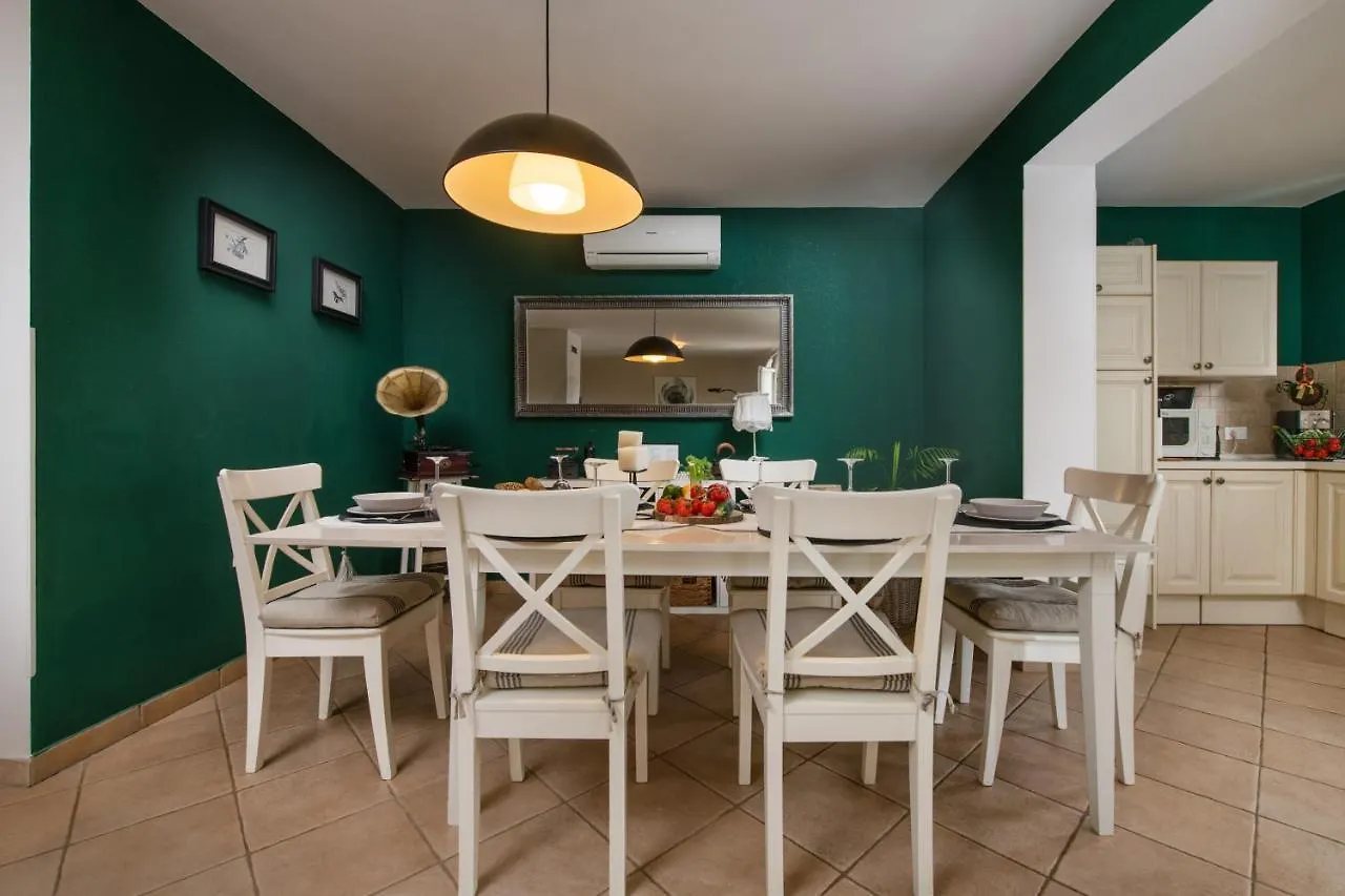Villa Laura Krnica Hébergement de vacances
