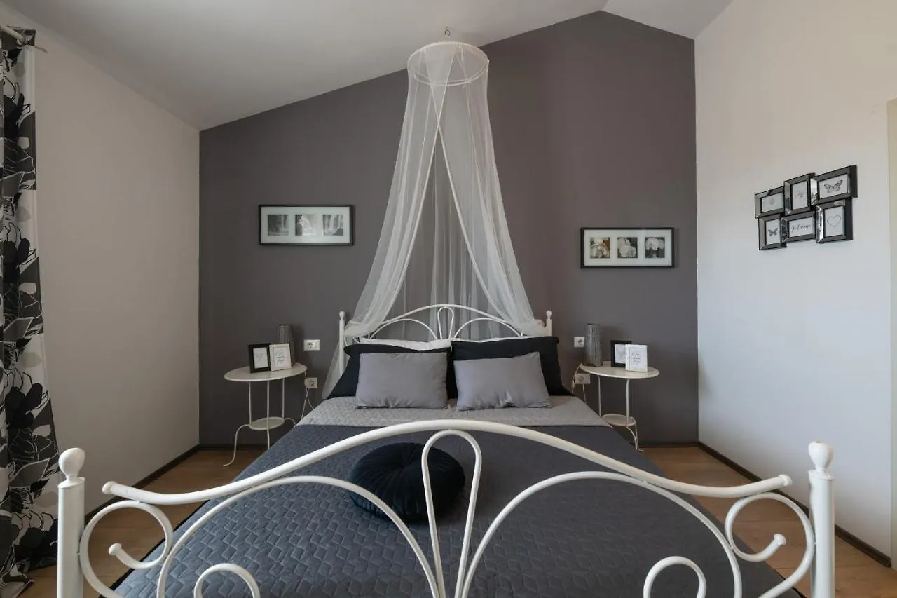 Holiday home Villa Laura Krnica